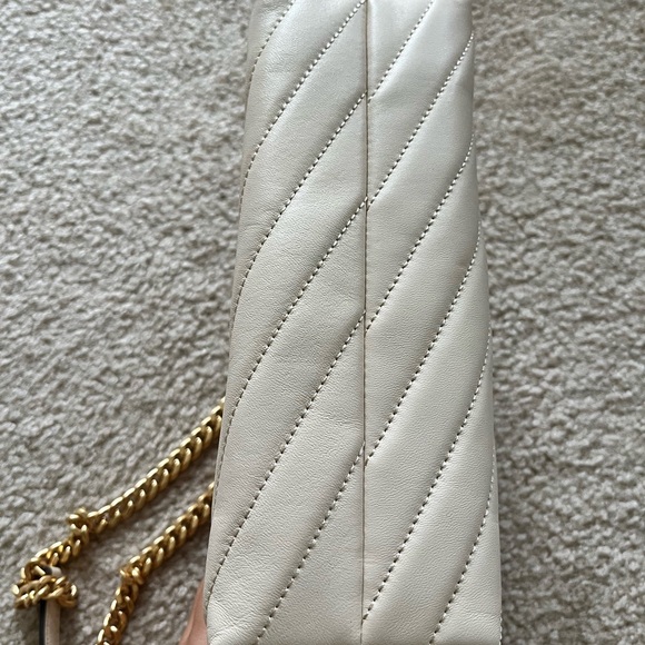 Tory Burch small Kira chevron convertible shoulder bag in cream white - Picture 7 of 16